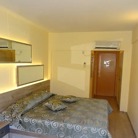 Хотел виктория