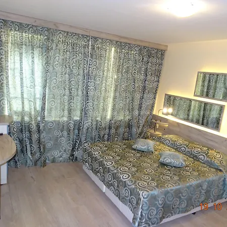 Victoria Hotell 3*