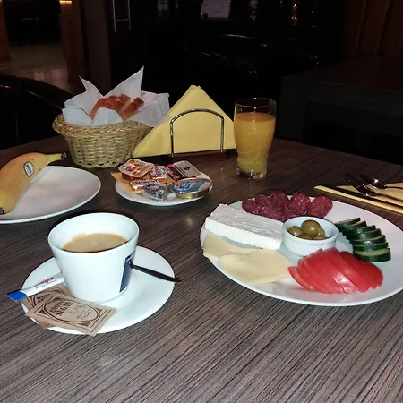 Victoria Hotell 3*