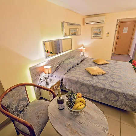 Хотел виктория 3*